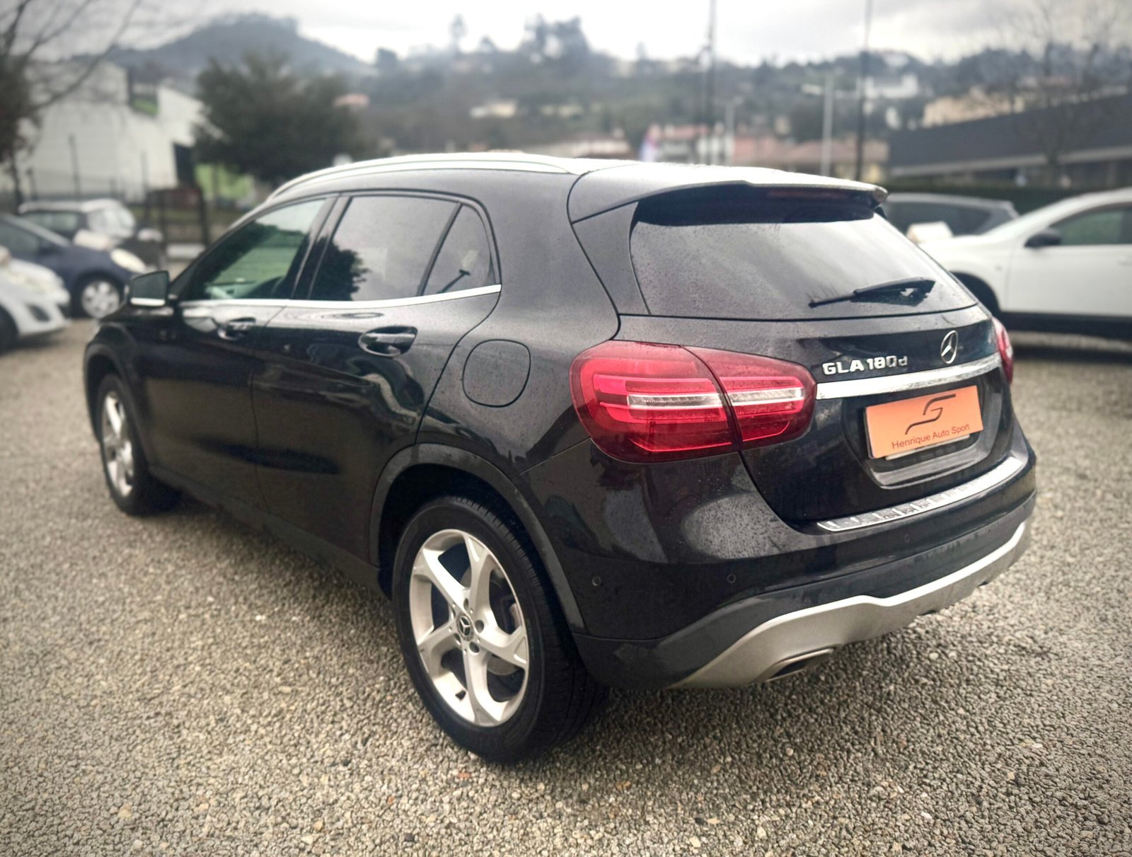 
								Mercedes-Benz Gla 180 Cdi full									