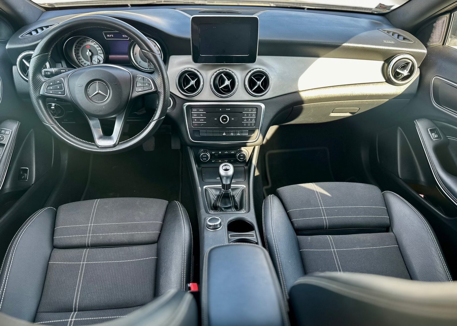 
								Mercedes GLA 180 Cdi Style full									