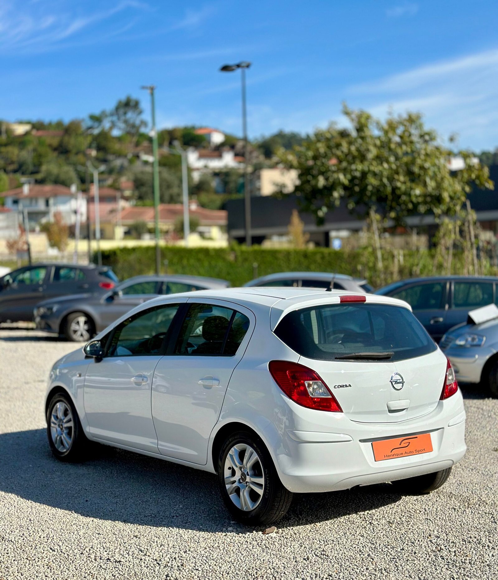 
								Opel Corsa-D 1.2i 16V full									