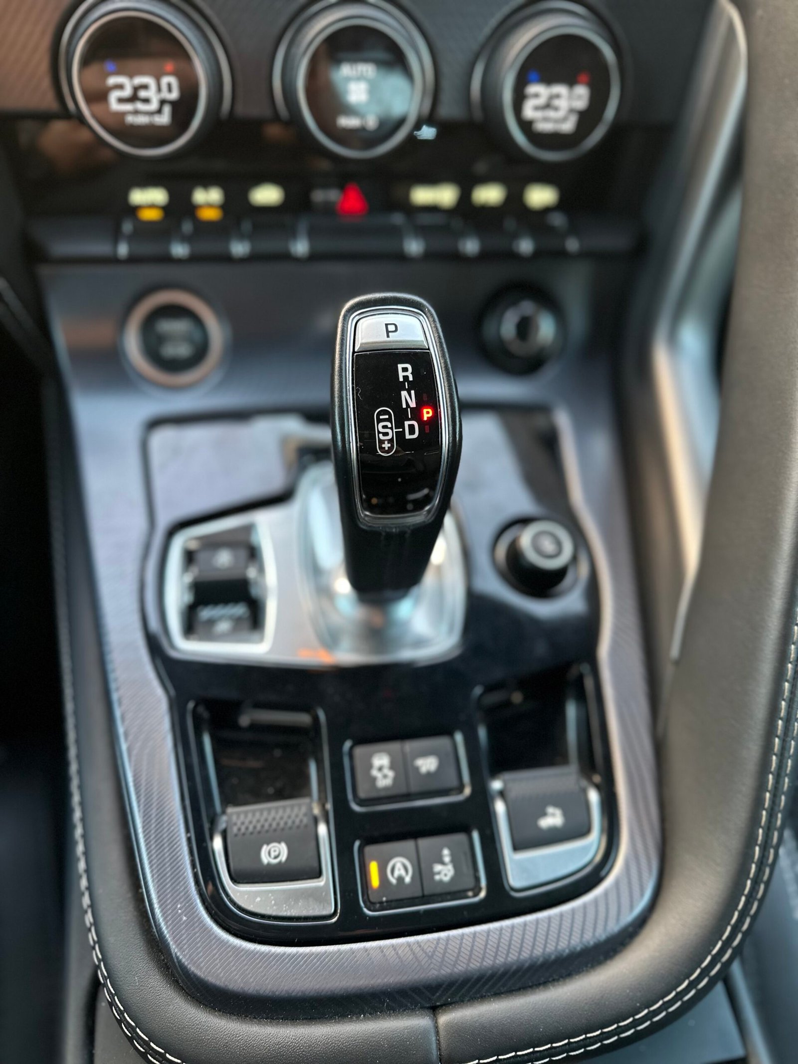 
								Jaguar F-Type Convertible 300cv Aut. full									