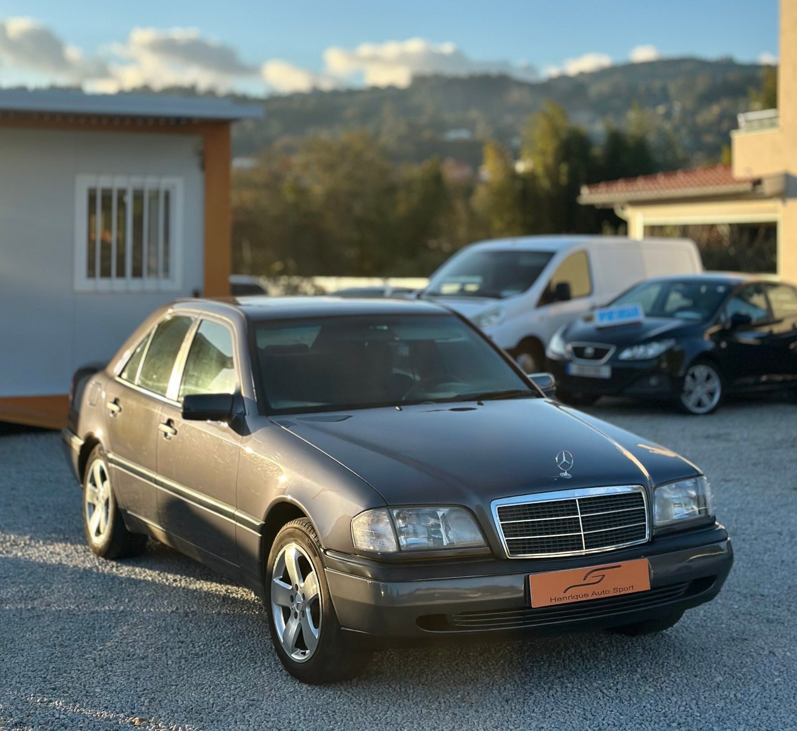 
								Mercedes-Benz C220 D full									
