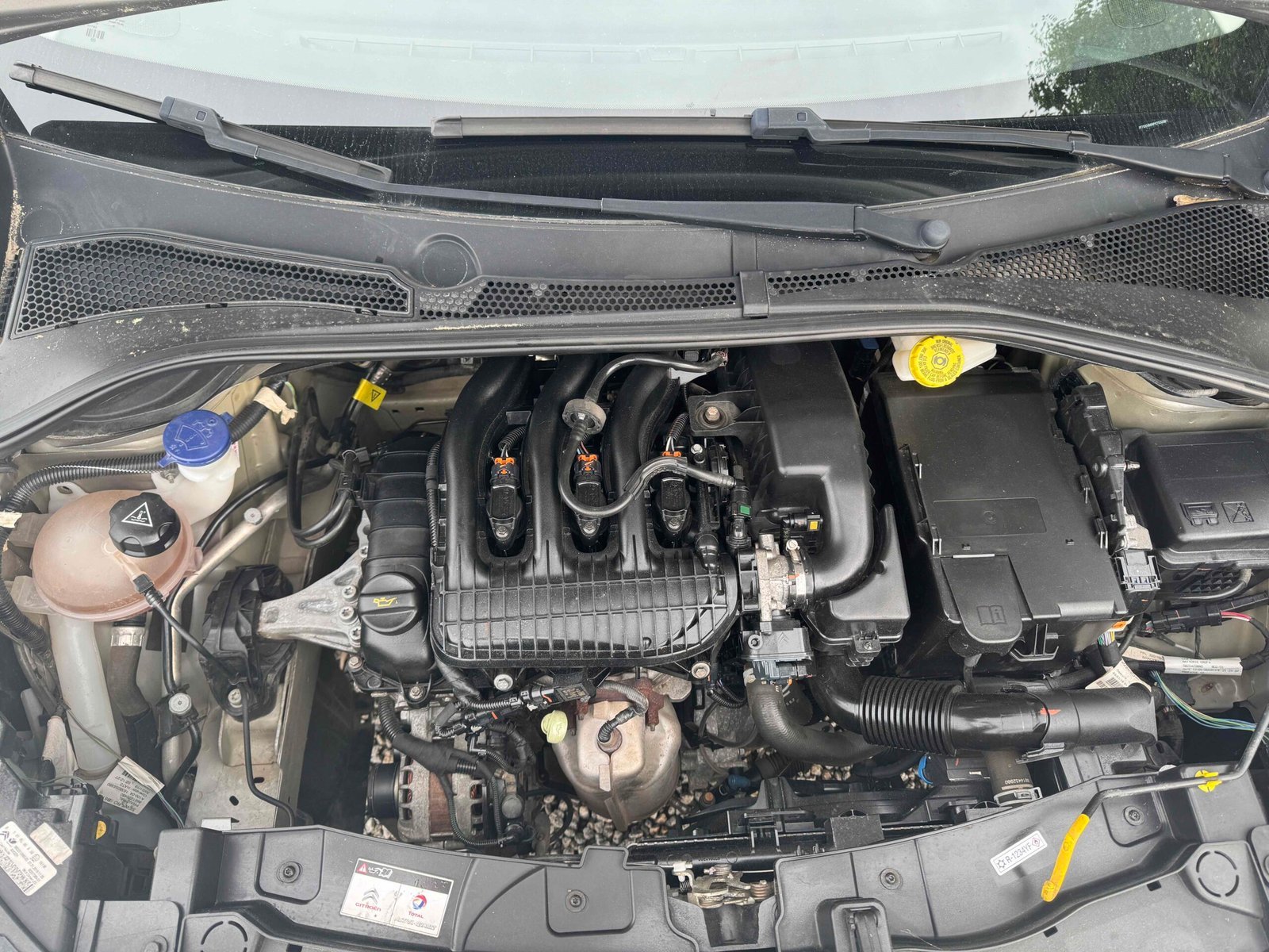 
								Citroen C3 1.2i Feel full									