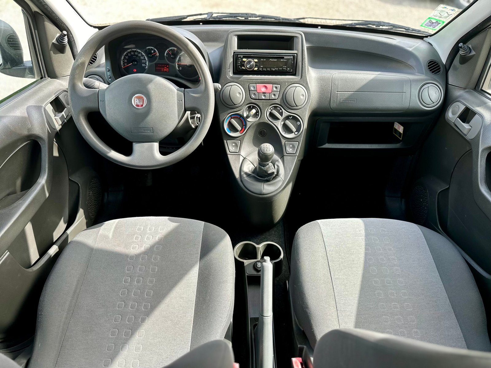 
								Fiat Panda 1.2i full									