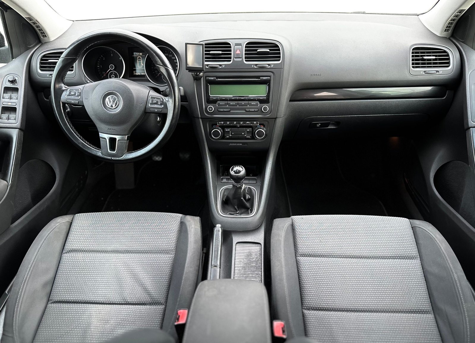 
								Vw Golf VI 1.6 Tdi full									
