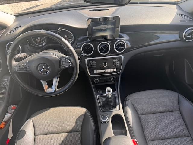 
								Mercedes CLA 180 Cdi Shotting Brake full									